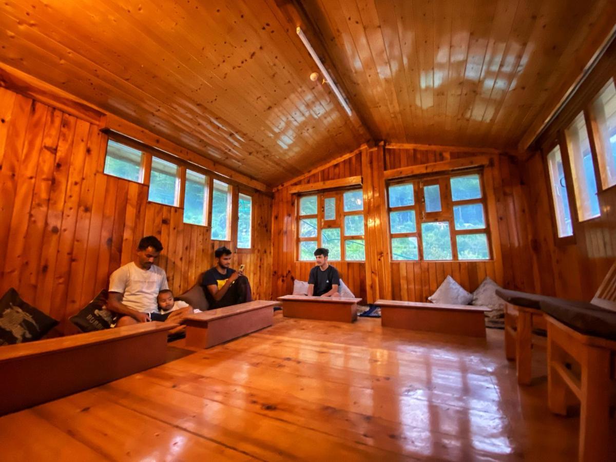 Pine Tower Inn Манали Экстерьер фото