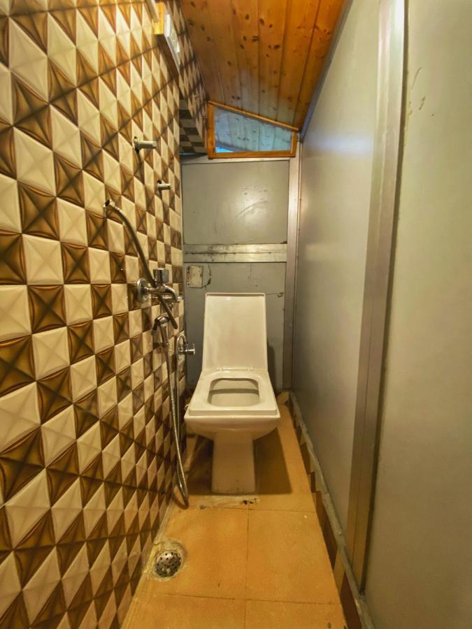 Pine Tower Inn Манали Экстерьер фото
