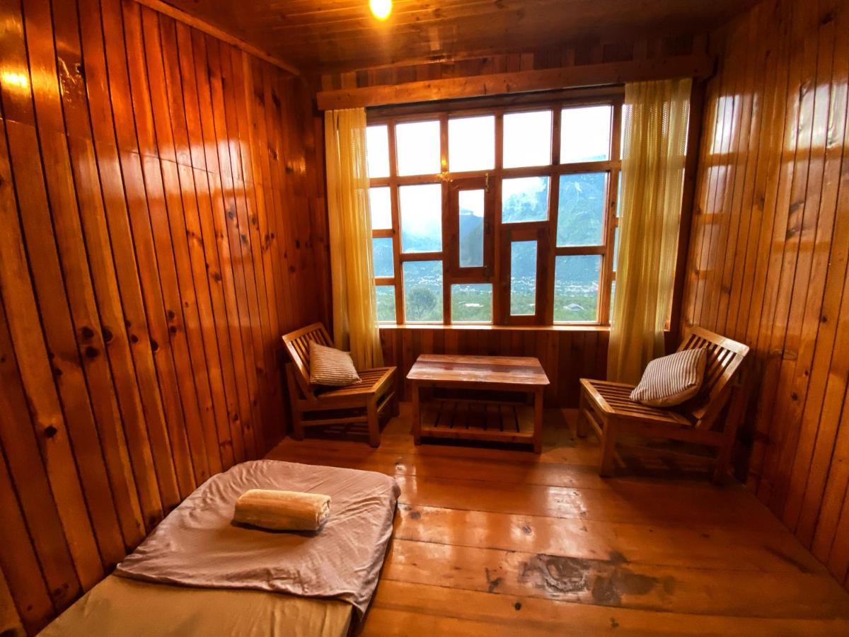 Pine Tower Inn Манали Экстерьер фото