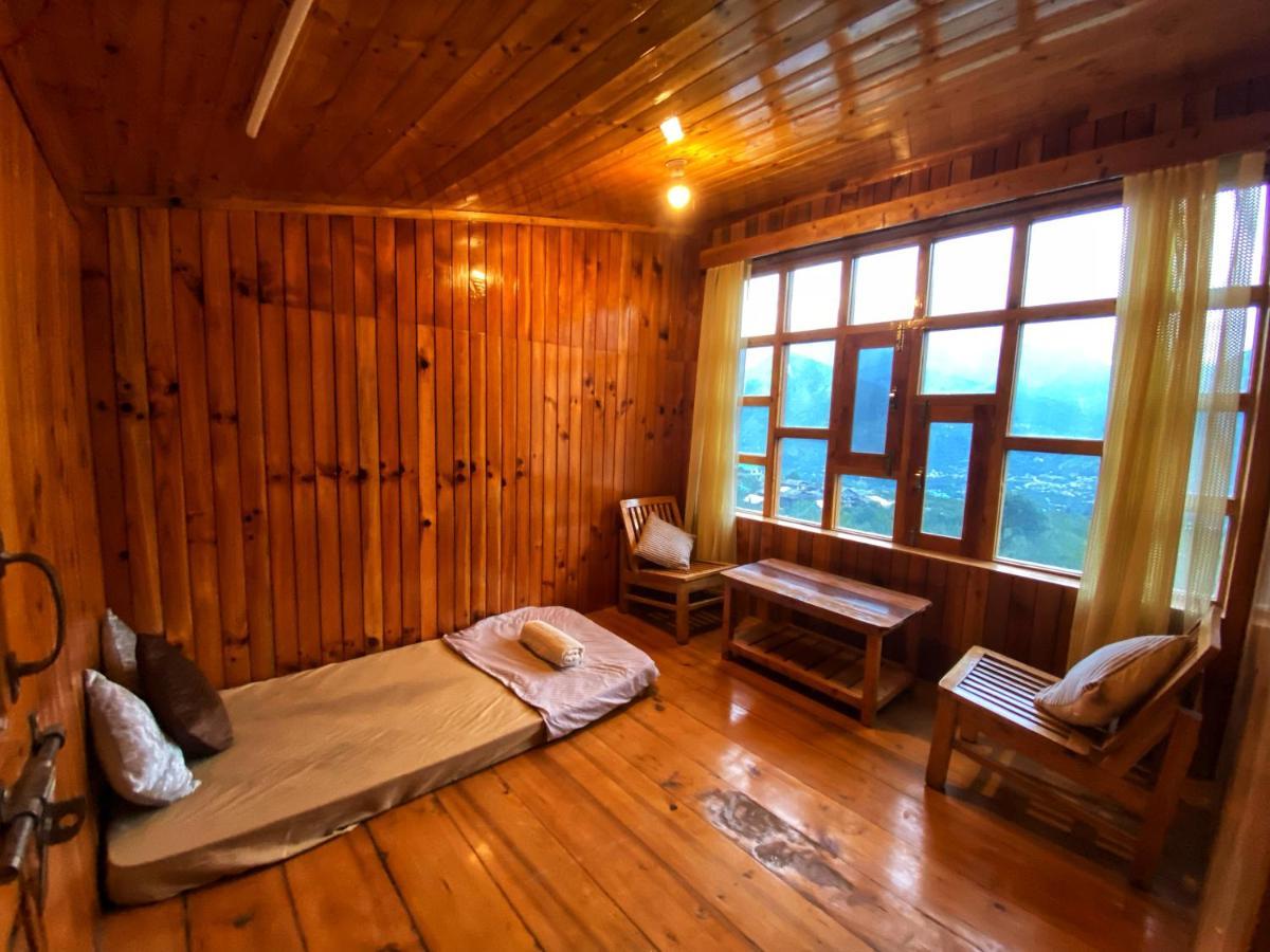 Pine Tower Inn Манали Экстерьер фото