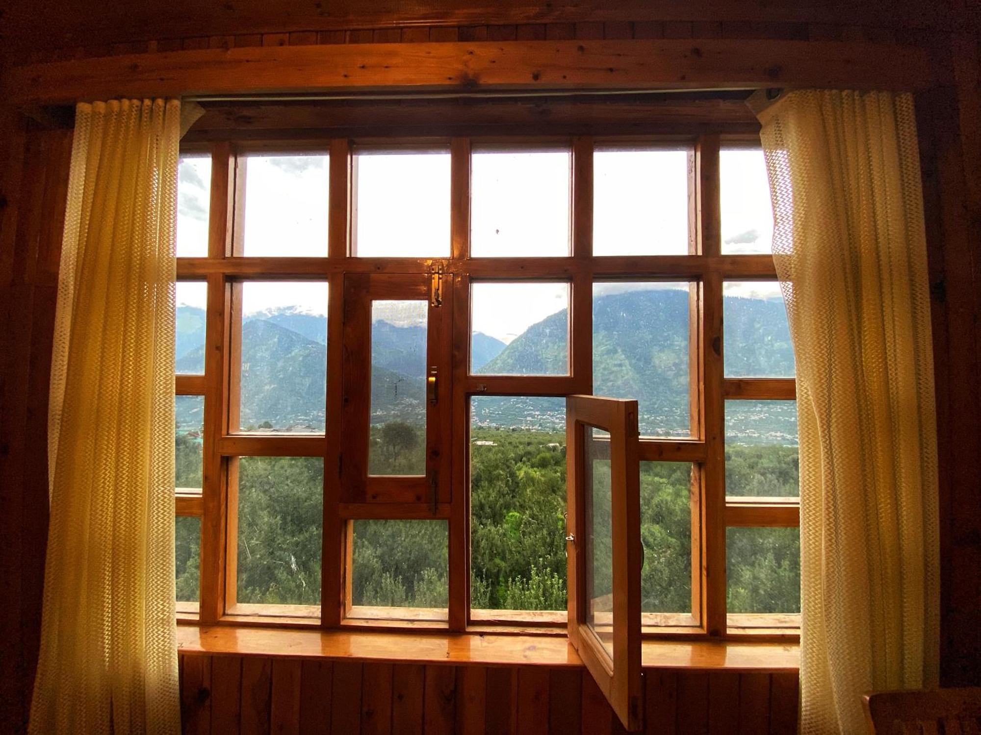 Pine Tower Inn Манали Экстерьер фото